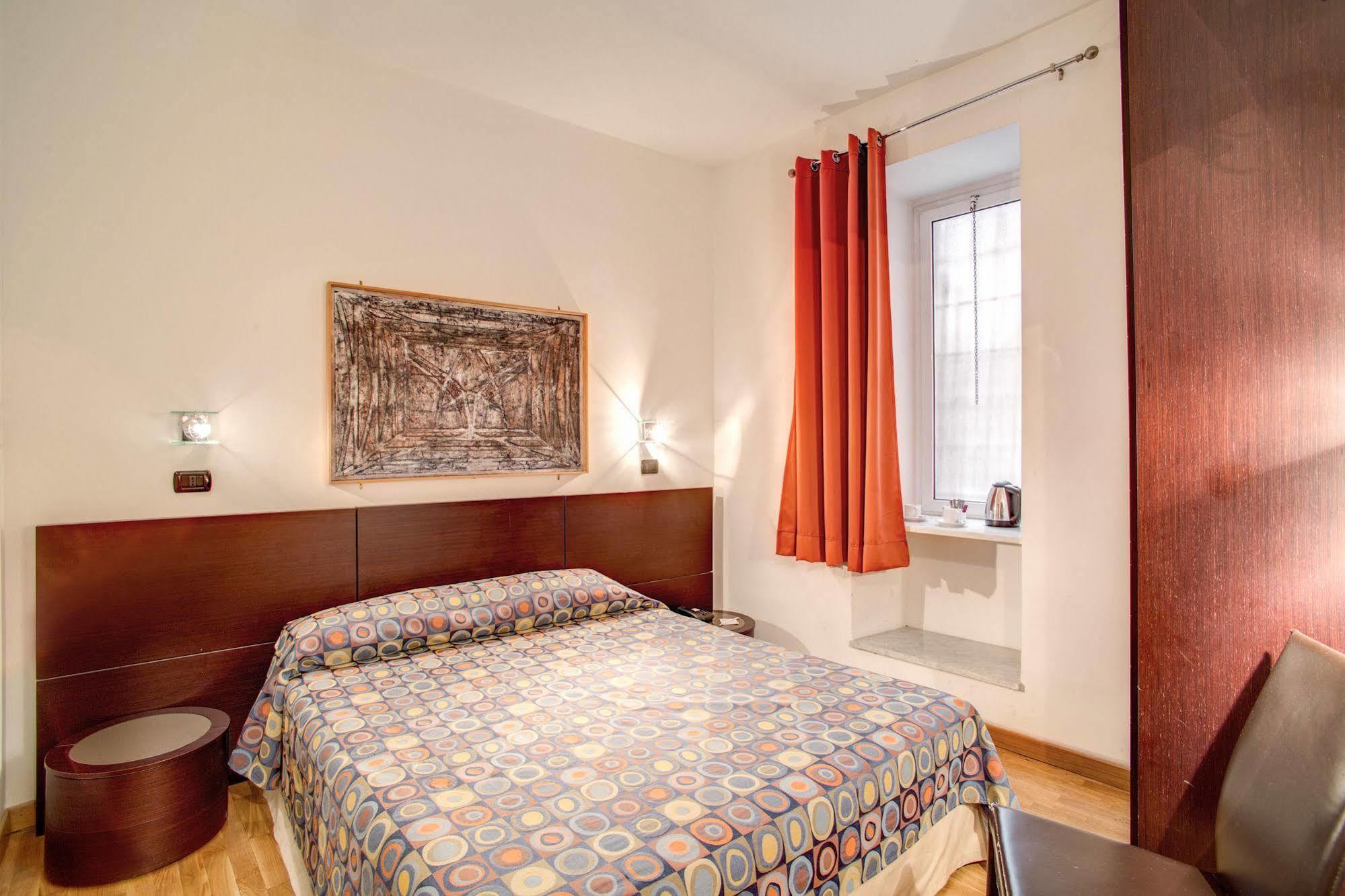 Pantheon 3E Hotel Рим Екстериор снимка